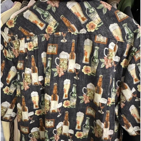 Hawaiian Shirt Men's Medium Beer Bottle & Liquor All-Over-Print Natural Cotton - Picture 4 of 5